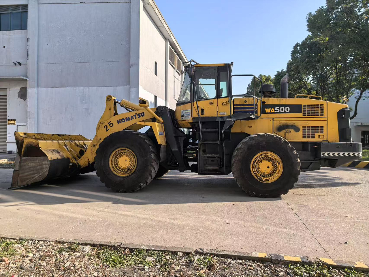 KOMATSU WA500-6 - Kolesový nakladač: obrázok 2 KOMATSU WA500-6 - Kolesový nakladač: obrázok 2