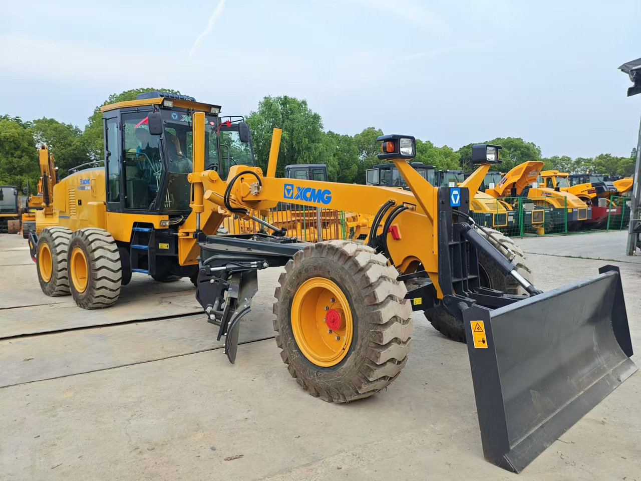 XCMG GR1803 - Zrovnávač: obrázok 1 XCMG GR1803 - Zrovnávač: obrázok 1