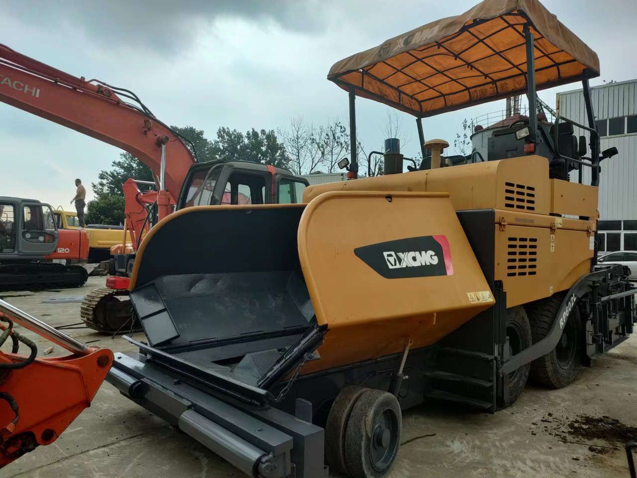 XCMG RP602 - Finišer: obrázok 3 XCMG RP602 - Finišer: obrázok 3