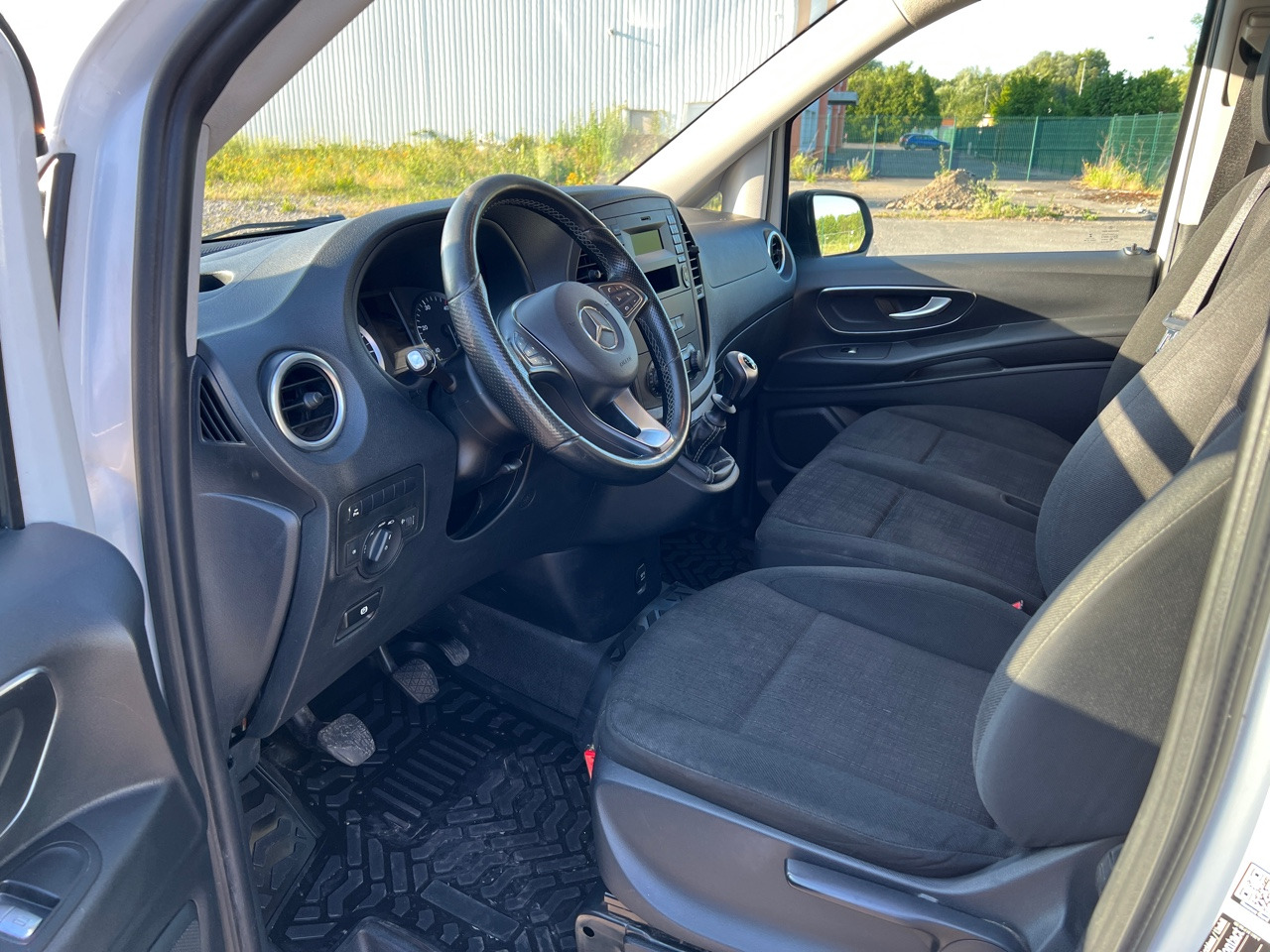MERCEDES-BENZ VITO 109 Fourgon 1.6 BlueTEC Long Utilitaire - Furgon: obrázok 3 MERCEDES-BENZ VITO 109 Fourgon 1.6 BlueTEC Long Utilitaire - Furgon: obrázok 3