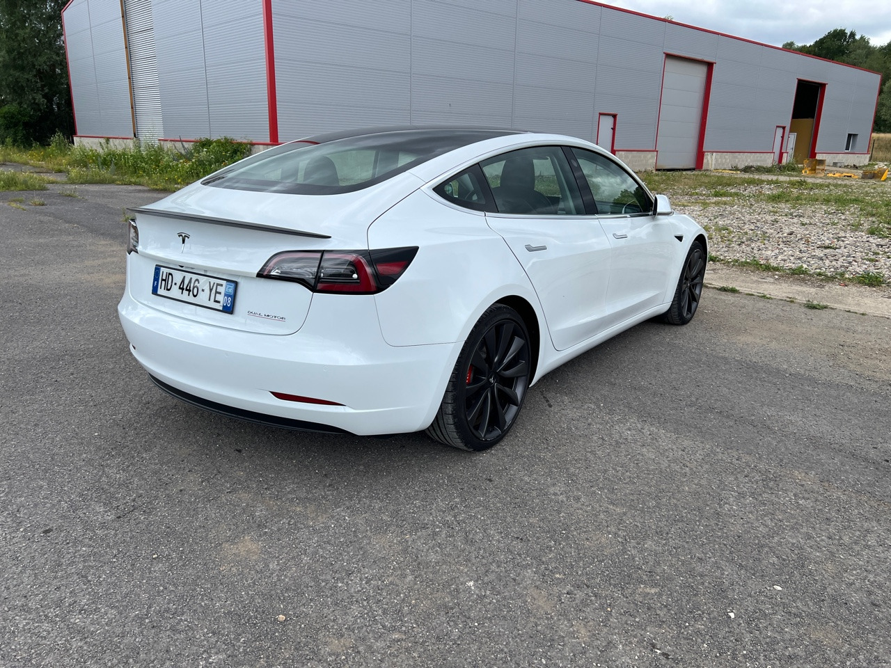 TESLA Model 3 Performance Dual Motor FSD 3 Autopilot - Sedan: obrázok 2 TESLA Model 3 Performance Dual Motor FSD 3 Autopilot - Sedan: obrázok 2