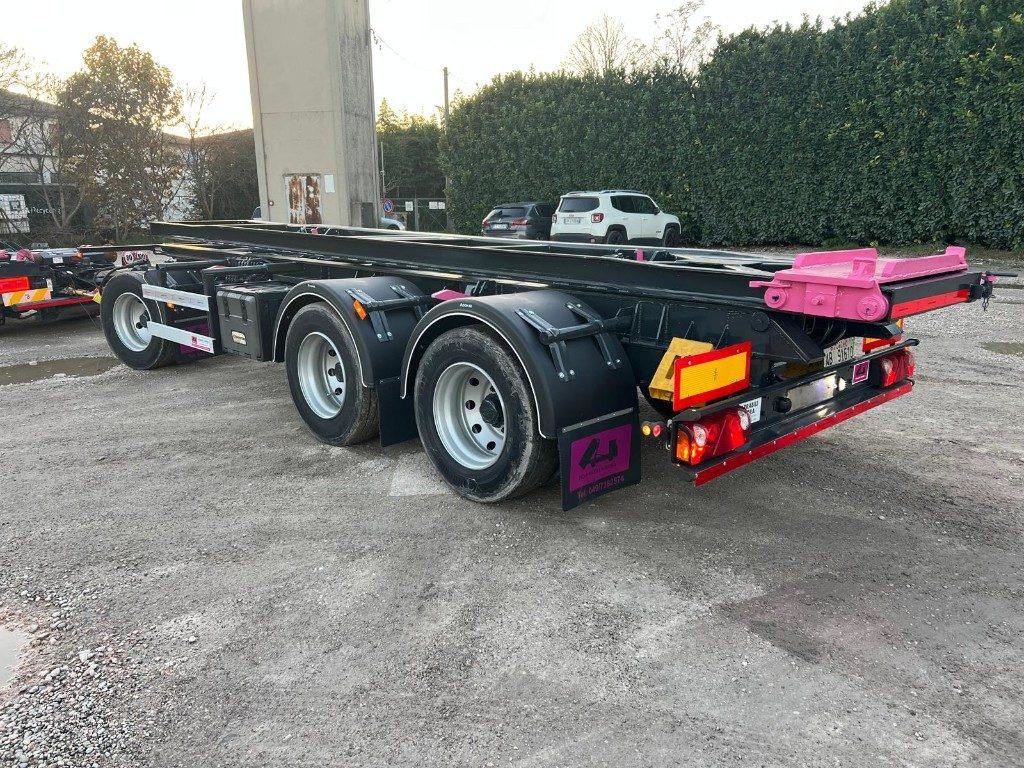 CARDI RIMORCHIO CARDI SCARRABILE RIBALTABILE - Hákový/ Ramenový nosič přívěs: obrázok 2 CARDI RIMORCHIO CARDI SCARRABILE RIBALTABILE - Hákový/ Ramenový nosič přívěs: obrázok 2