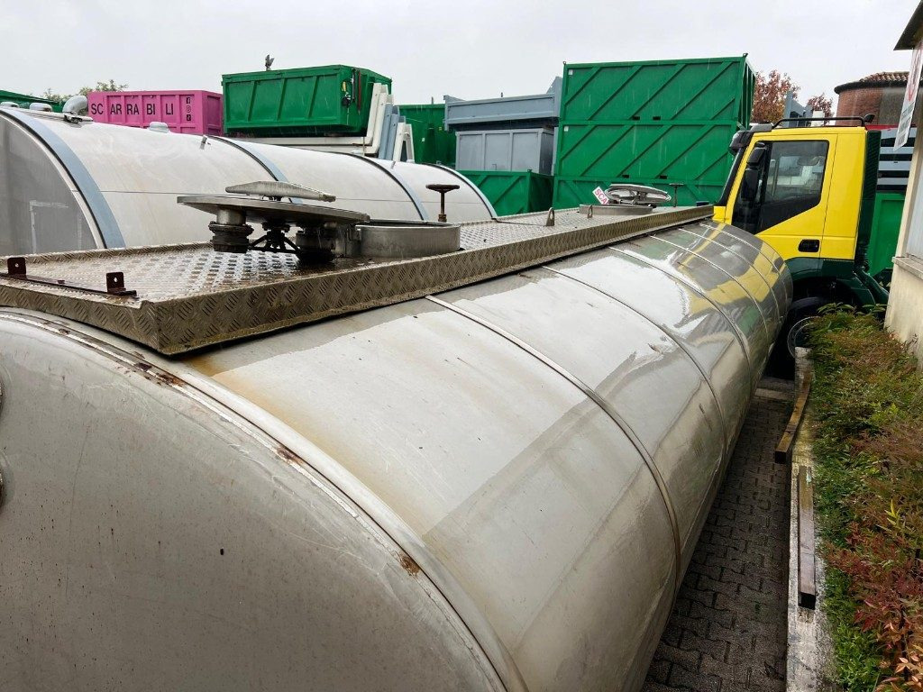 CISTERNA USATA NON SCARRABILE IN ACCIAIO INOX - Cisternový kontajner: obrázok 4 CISTERNA USATA NON SCARRABILE IN ACCIAIO INOX - Cisternový kontajner: obrázok 4