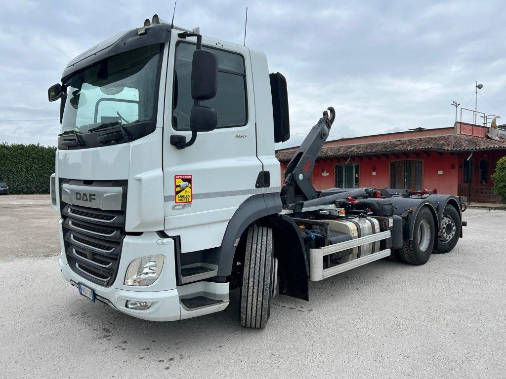 DAF CF480 SCARRABILE - Hákový nosič kontajnerov: obrázok 1 DAF CF480 SCARRABILE - Hákový nosič kontajnerov: obrázok 1