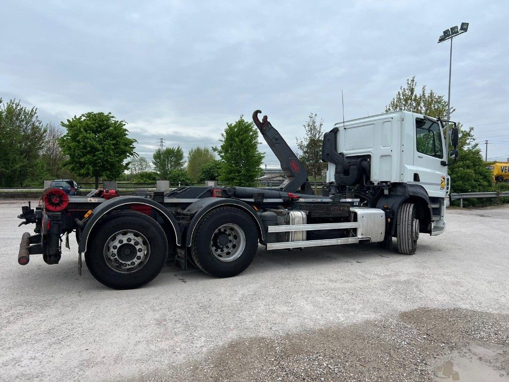 DAF CF480 SCARRABILE - Hákový nosič kontajnerov: obrázok 5 DAF CF480 SCARRABILE - Hákový nosič kontajnerov: obrázok 5