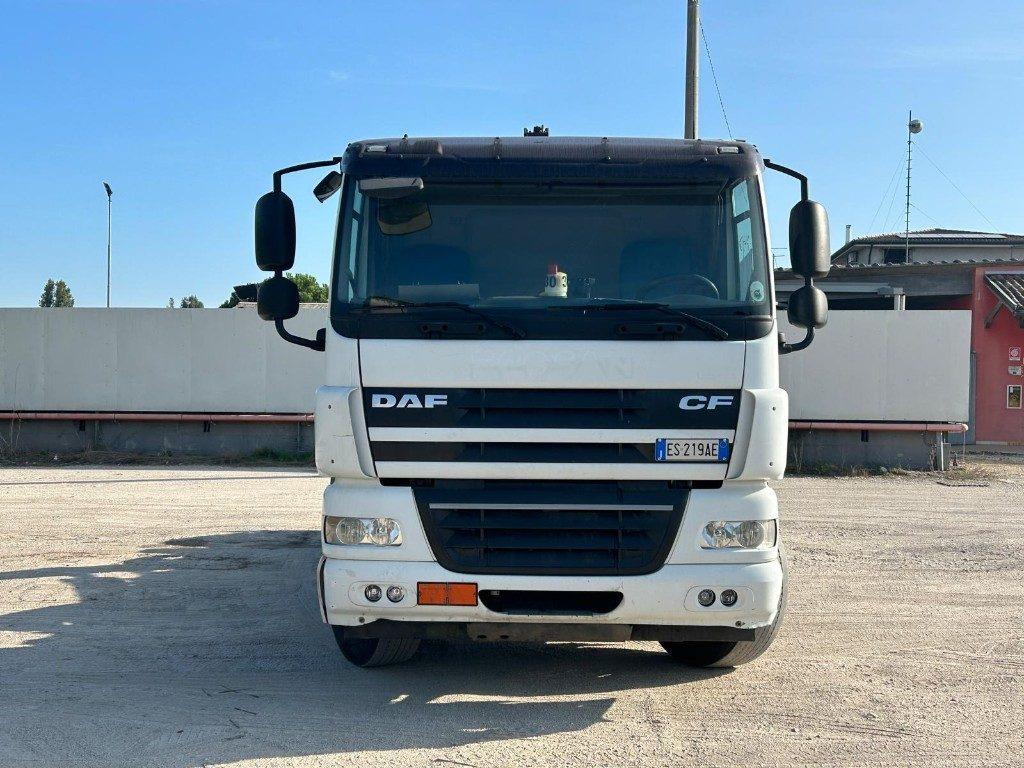 DAF CF85 SCARRABILE - Hákový nosič kontajnerov: obrázok 2 DAF CF85 SCARRABILE - Hákový nosič kontajnerov: obrázok 2