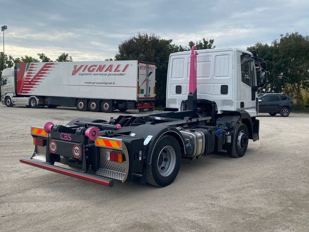IVECO EUROCARGO 120E25 SCARRABILE - Hákový nosič kontajnerov: obrázok 4 IVECO EUROCARGO 120E25 SCARRABILE - Hákový nosič kontajnerov: obrázok 4