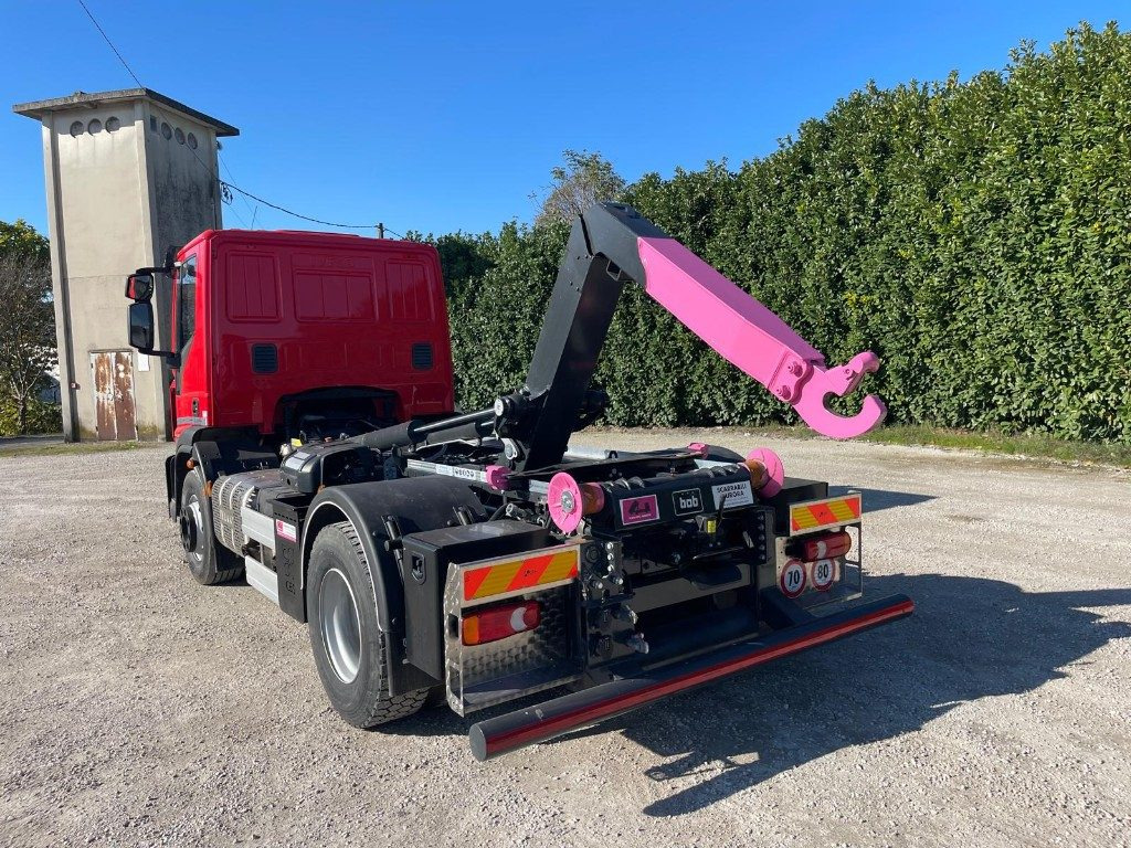 IVECO EUROCARGO 160E SCARRABILE - Hákový nosič kontajnerov: obrázok 4 IVECO EUROCARGO 160E SCARRABILE - Hákový nosič kontajnerov: obrázok 4