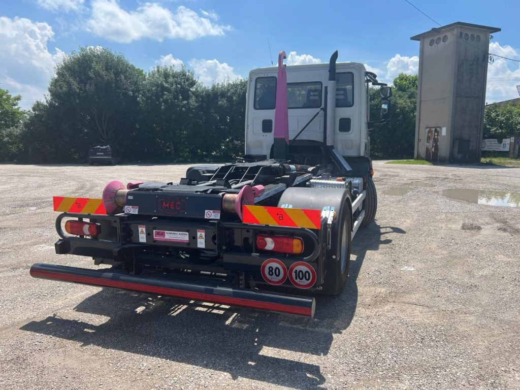 IVECO EUROCARGO 160E25 SCARRABILE - Hákový nosič kontajnerov: obrázok 4 IVECO EUROCARGO 160E25 SCARRABILE - Hákový nosič kontajnerov: obrázok 4