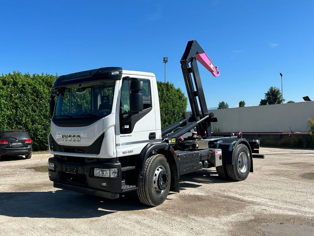 IVECO EUROCARGO 180E32K NUOVO SCARRABILE - Hákový nosič kontajnerov: obrázok 1 IVECO EUROCARGO 180E32K NUOVO SCARRABILE - Hákový nosič kontajnerov: obrázok 1