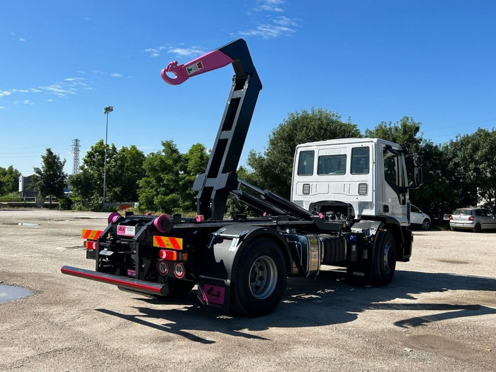 IVECO EUROCARGO 180E32K NUOVO SCARRABILE - Hákový nosič kontajnerov: obrázok 5 IVECO EUROCARGO 180E32K NUOVO SCARRABILE - Hákový nosič kontajnerov: obrázok 5