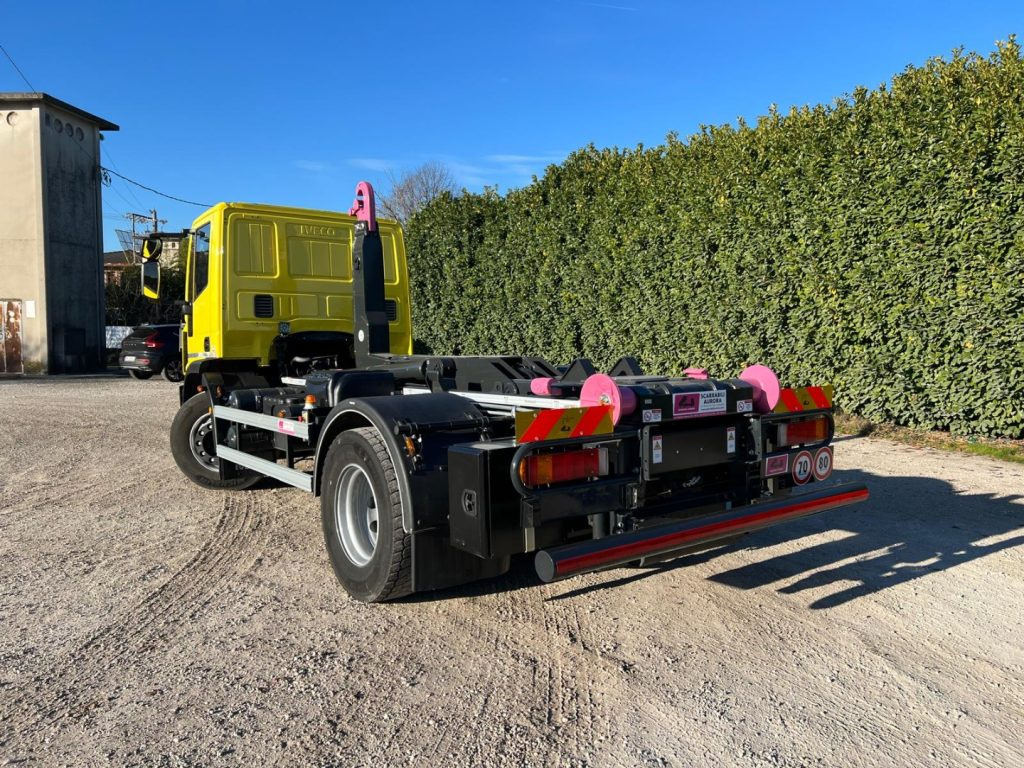 IVECO EUROCARGO 180EL28 SCARRABILE - Hákový nosič kontajnerov: obrázok 5 IVECO EUROCARGO 180EL28 SCARRABILE - Hákový nosič kontajnerov: obrázok 5