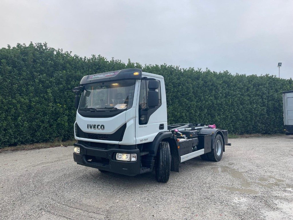 IVECO EUROCARGO 180K32 SCARRABILE NUOVO - Hákový nosič kontajnerov: obrázok 1 IVECO EUROCARGO 180K32 SCARRABILE NUOVO - Hákový nosič kontajnerov: obrázok 1