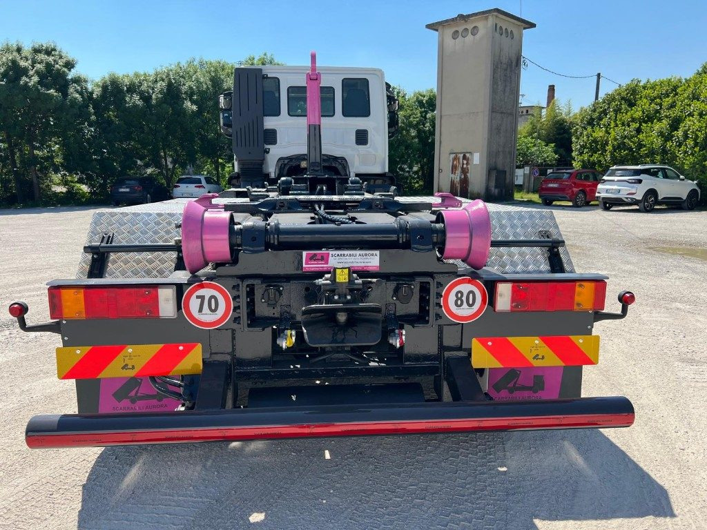 IVECO STRALIS 460 SCARRABILE - Hákový nosič kontajnerov: obrázok 4 IVECO STRALIS 460 SCARRABILE - Hákový nosič kontajnerov: obrázok 4