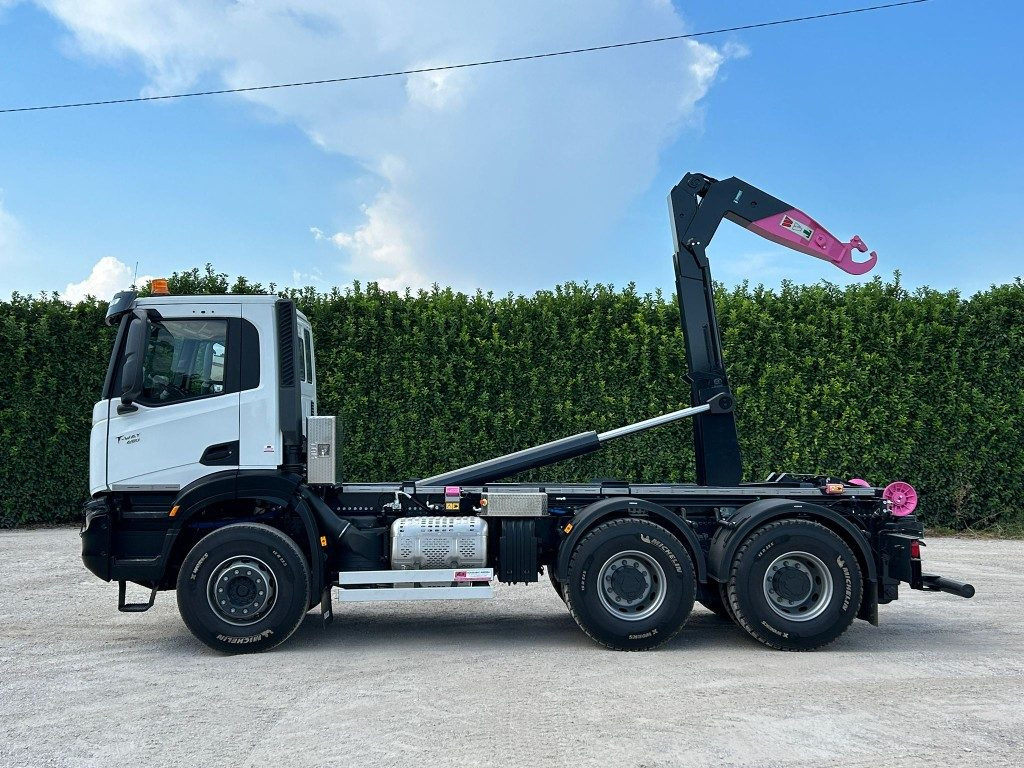 IVECO TRAKKER T-WAY AD380T NUOVO SCARRABILE - Hákový nosič kontajnerov: obrázok 2 IVECO TRAKKER T-WAY AD380T NUOVO SCARRABILE - Hákový nosič kontajnerov: obrázok 2