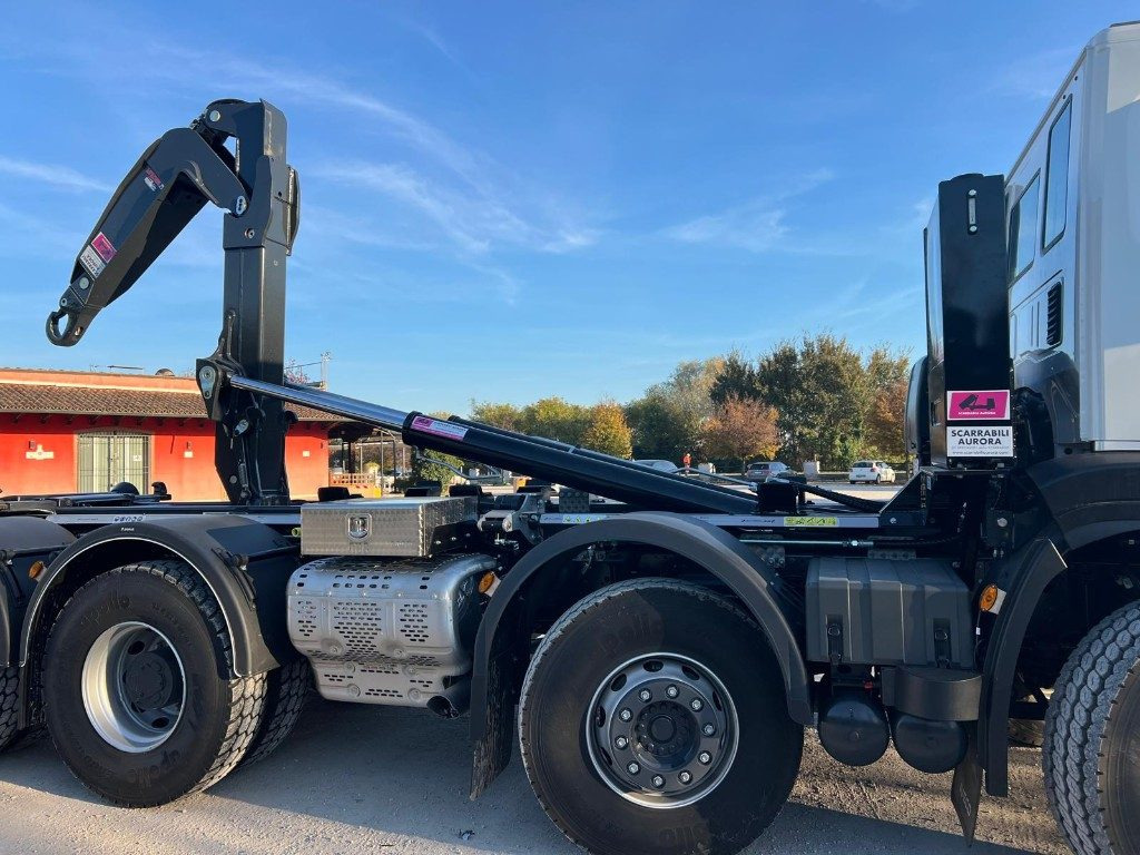 Nový Hákový nosič kontajnerov IVECO TRAKKER T-WAY AD500 NUOVO SCARRABILE: obrázok 7