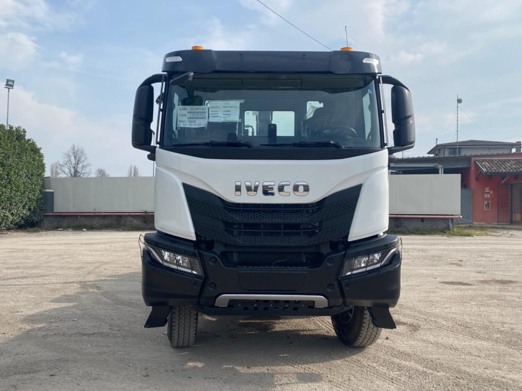 IVECO TRAKKER T-WAY AD510 NUOVO SCARRABILE - Hákový nosič kontajnerov: obrázok 2 IVECO TRAKKER T-WAY AD510 NUOVO SCARRABILE - Hákový nosič kontajnerov: obrázok 2