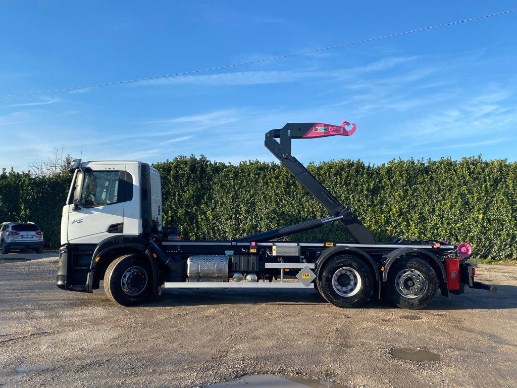 IVECO X-WAY AD280X48 NUOVO SCARRABILE PASSO 4500 - Hákový nosič kontajnerov: obrázok 3 IVECO X-WAY AD280X48 NUOVO SCARRABILE PASSO 4500 - Hákový nosič kontajnerov: obrázok 3