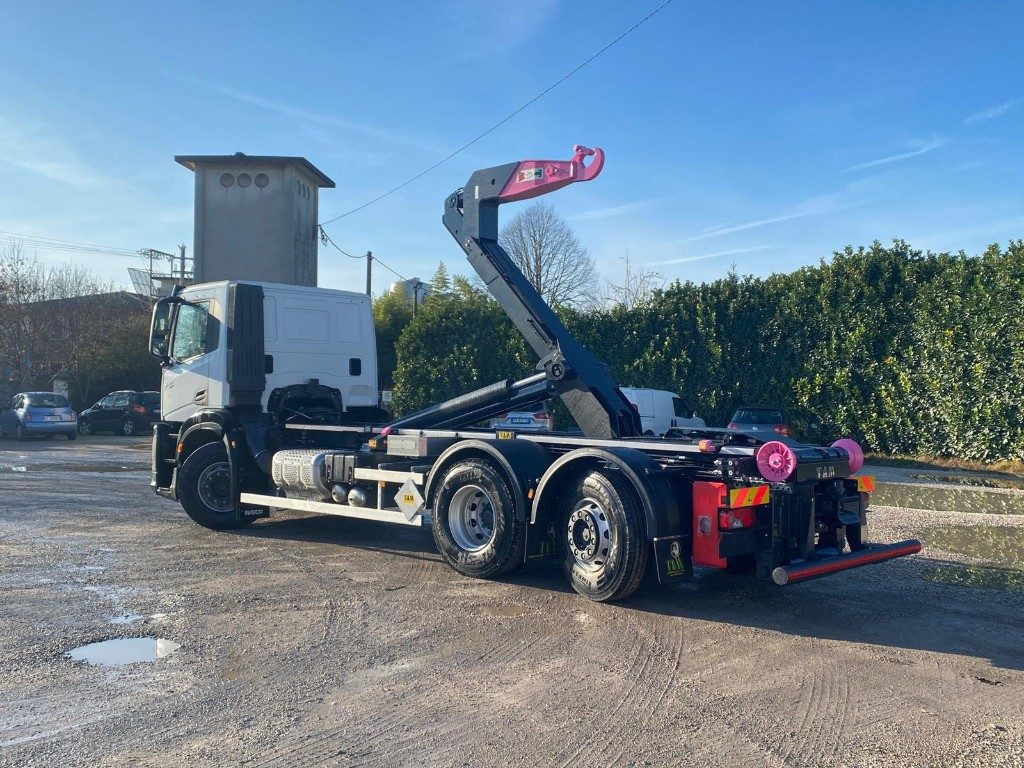 IVECO X-WAY AD280X48 NUOVO SCARRABILE PASSO 4500 - Hákový nosič kontajnerov: obrázok 4 IVECO X-WAY AD280X48 NUOVO SCARRABILE PASSO 4500 - Hákový nosič kontajnerov: obrázok 4