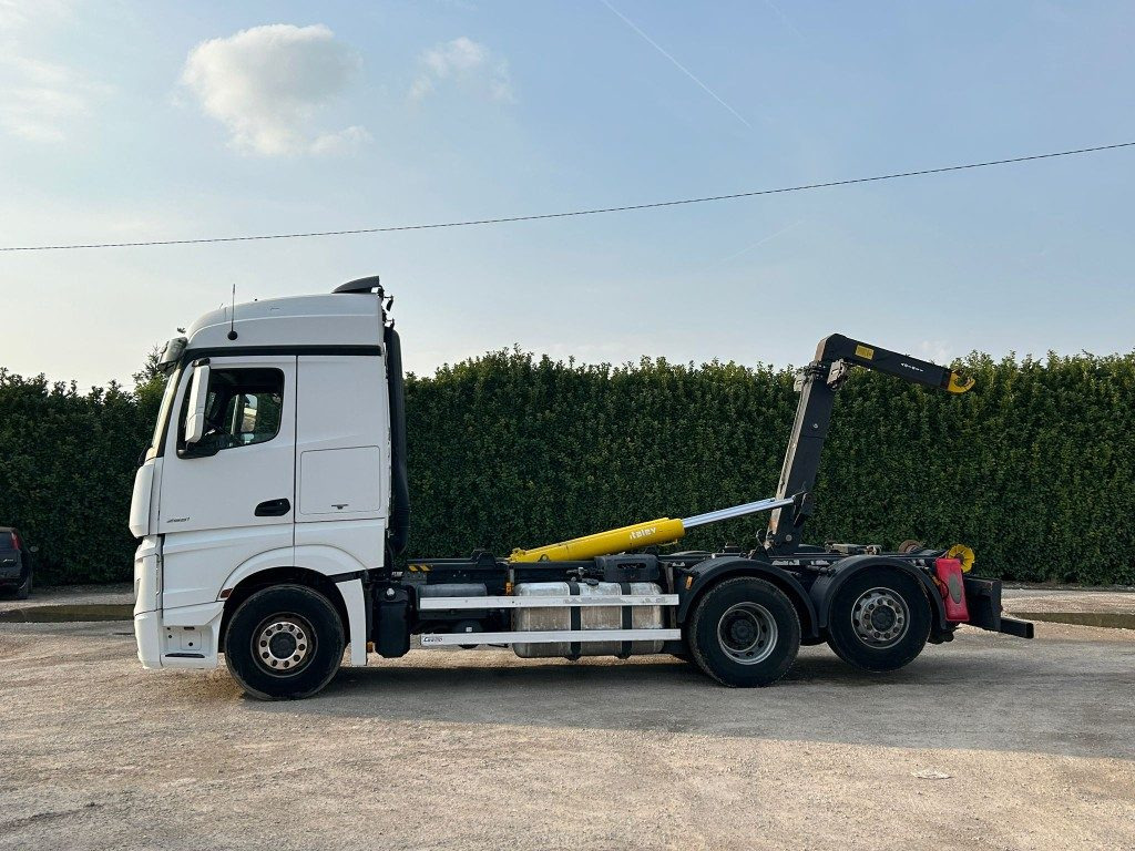 MERCEDES ACTROS 25.51 SCARRABILE - Hákový nosič kontajnerov: obrázok 5 MERCEDES ACTROS 25.51 SCARRABILE - Hákový nosič kontajnerov: obrázok 5