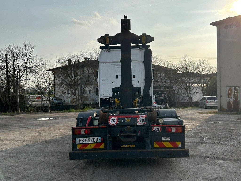 MERCEDES ACTROS 25.51 SCARRABILE - Hákový nosič kontajnerov: obrázok 3 MERCEDES ACTROS 25.51 SCARRABILE - Hákový nosič kontajnerov: obrázok 3