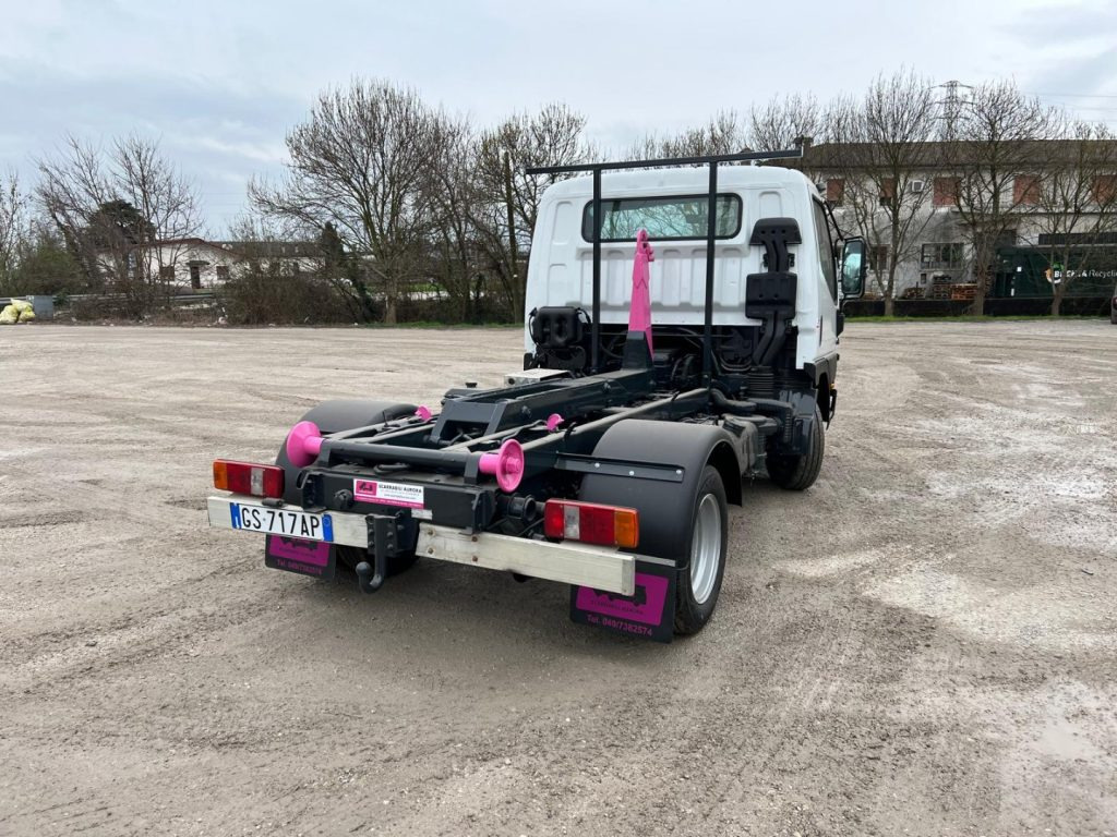 MITSUBISHI CANTER 3.0 SCARRABILE - Hákový nosič kontajnerov: obrázok 5 MITSUBISHI CANTER 3.0 SCARRABILE - Hákový nosič kontajnerov: obrázok 5
