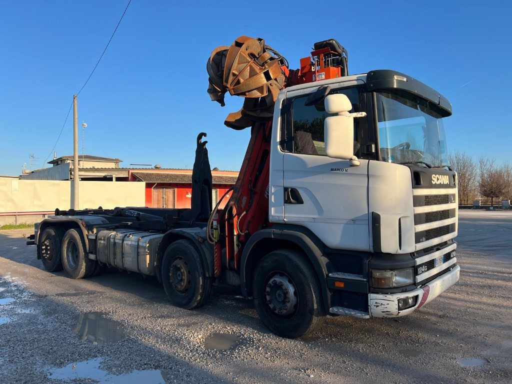 SCANIA CV R124 SCARRABILE CON GRU E POLIPO - Hákový nosič kontajnerov: obrázok 4 SCANIA CV R124 SCARRABILE CON GRU E POLIPO - Hákový nosič kontajnerov: obrázok 4