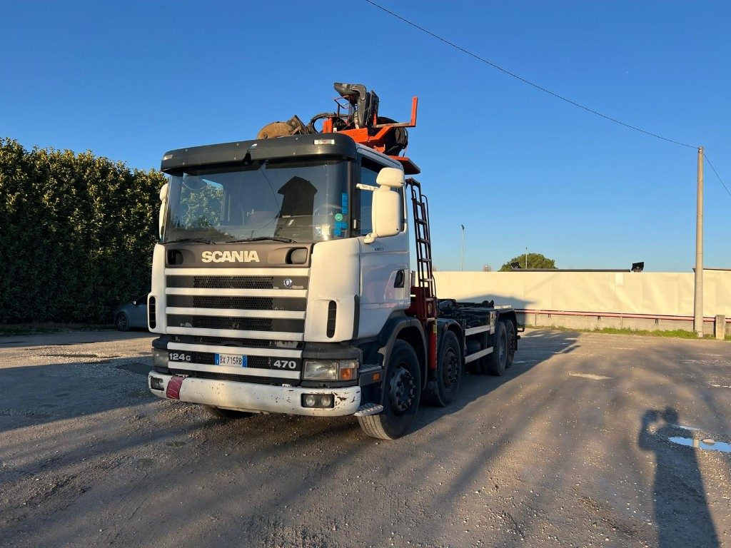 SCANIA CV R124 SCARRABILE CON GRU E POLIPO - Hákový nosič kontajnerov: obrázok 3 SCANIA CV R124 SCARRABILE CON GRU E POLIPO - Hákový nosič kontajnerov: obrázok 3