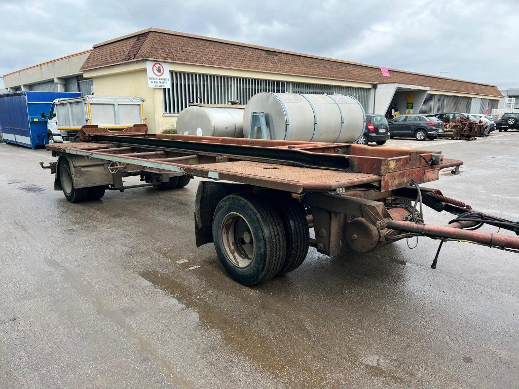 VIBERTI RIMORCHIO VIBERTI SCARRABILE PNEUMATICO - Hákový/ Ramenový nosič přívěs: obrázok 2 VIBERTI RIMORCHIO VIBERTI SCARRABILE PNEUMATICO - Hákový/ Ramenový nosič přívěs: obrázok 2