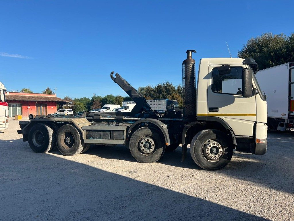 VOLVO FM12 SCARRABILE - Hákový nosič kontajnerov: obrázok 4 VOLVO FM12 SCARRABILE - Hákový nosič kontajnerov: obrázok 4