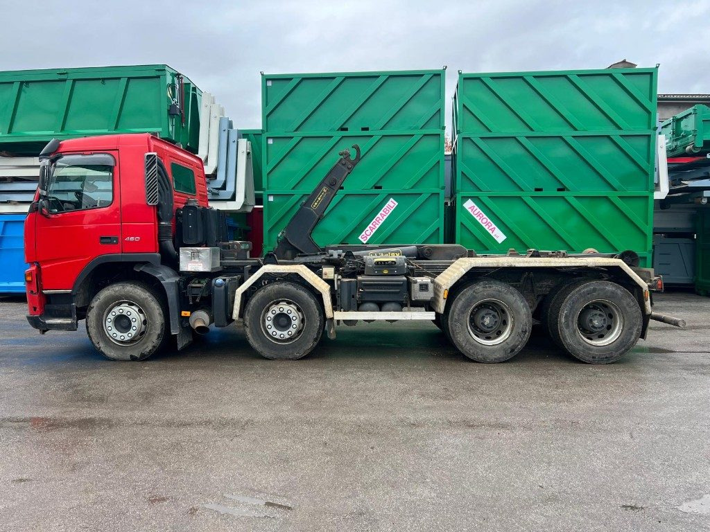 VOLVO FM460 SCARRABILE 8X4 - Hákový nosič kontajnerov: obrázok 2 VOLVO FM460 SCARRABILE 8X4 - Hákový nosič kontajnerov: obrázok 2