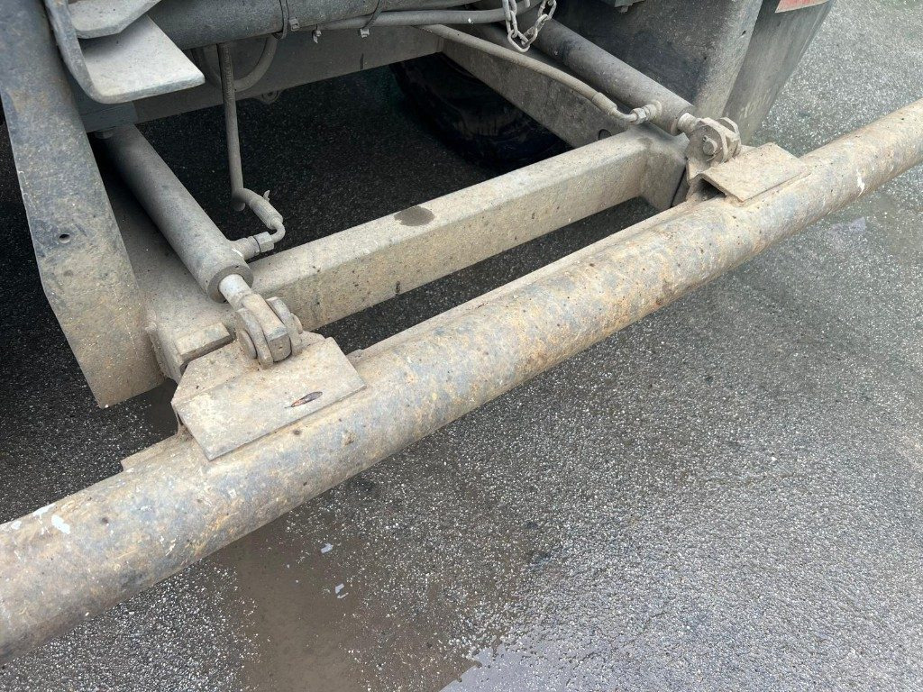 VOLVO FM460 SCARRABILE 8X4 - Hákový nosič kontajnerov: obrázok 5 VOLVO FM460 SCARRABILE 8X4 - Hákový nosič kontajnerov: obrázok 5