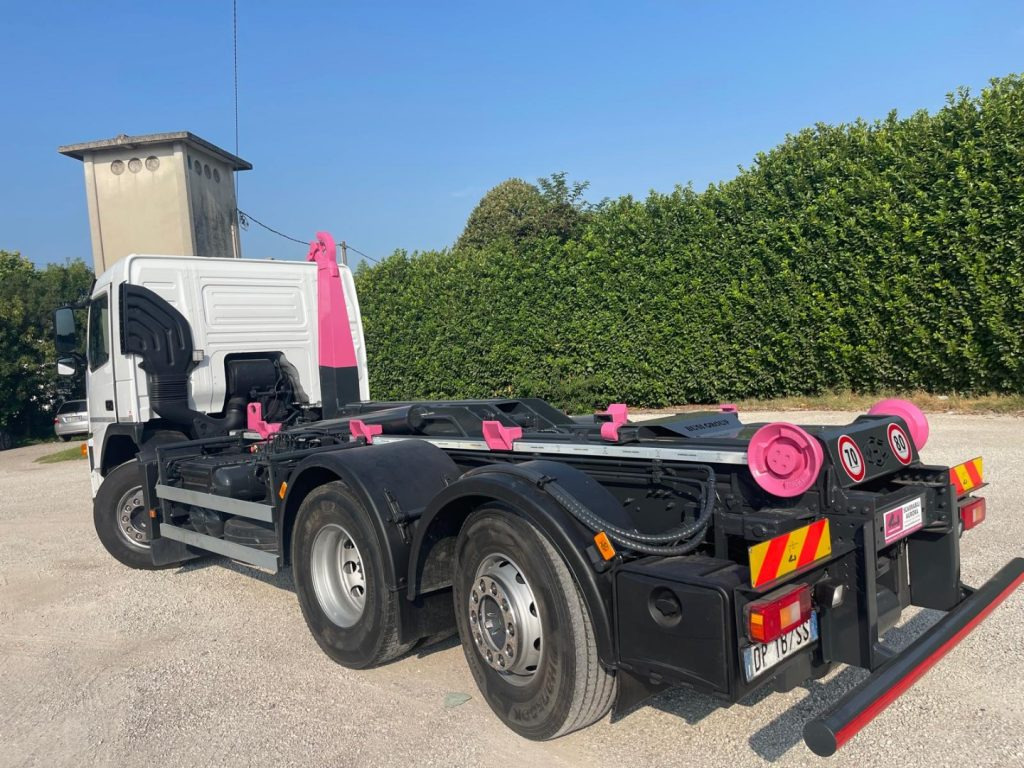 VOLVO FM9 SCARRABILE - Hákový nosič kontajnerov: obrázok 5 VOLVO FM9 SCARRABILE - Hákový nosič kontajnerov: obrázok 5