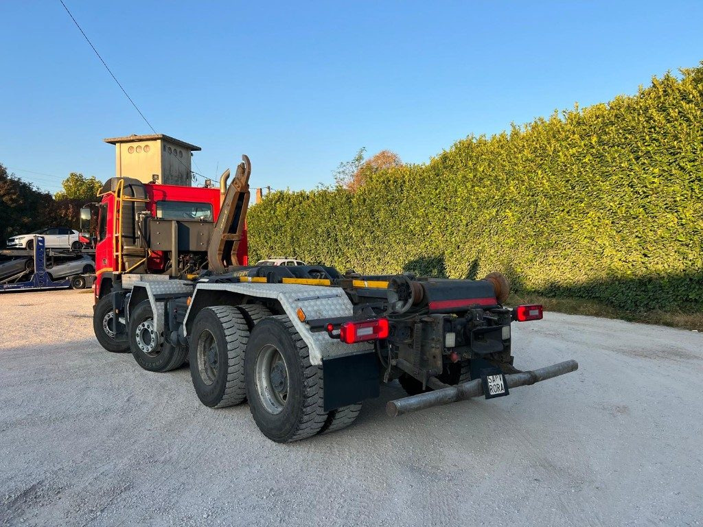 VOLVO FMX460 SCARRABILE 8X4 - Hákový nosič kontajnerov: obrázok 4 VOLVO FMX460 SCARRABILE 8X4 - Hákový nosič kontajnerov: obrázok 4