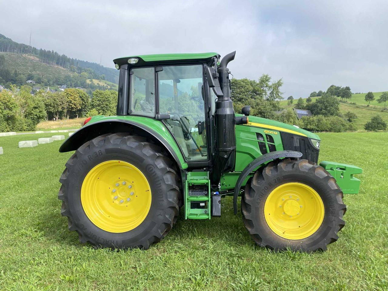 John Deere 6100 M AutoQuadEco - Traktor: obrázok 4 John Deere 6100 M AutoQuadEco - Traktor: obrázok 4