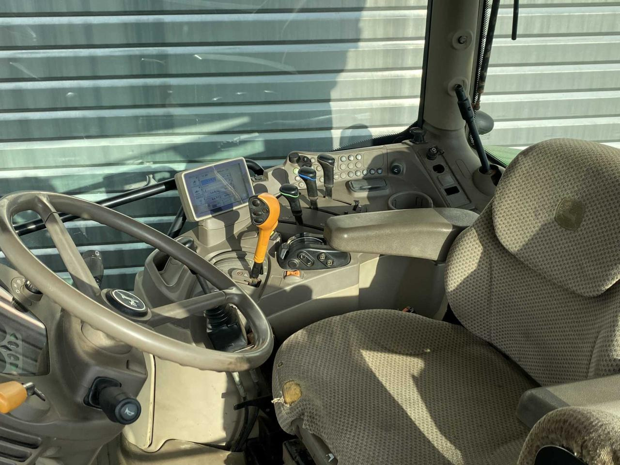 John Deere 6115R - Traktor: obrázok 5 John Deere 6115R - Traktor: obrázok 5