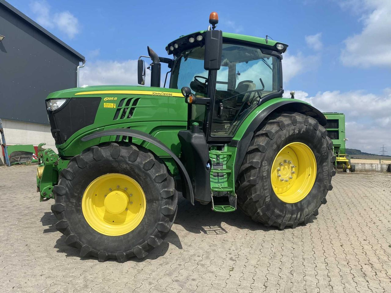 John Deere 6195R - Traktor: obrázok 1 John Deere 6195R - Traktor: obrázok 1