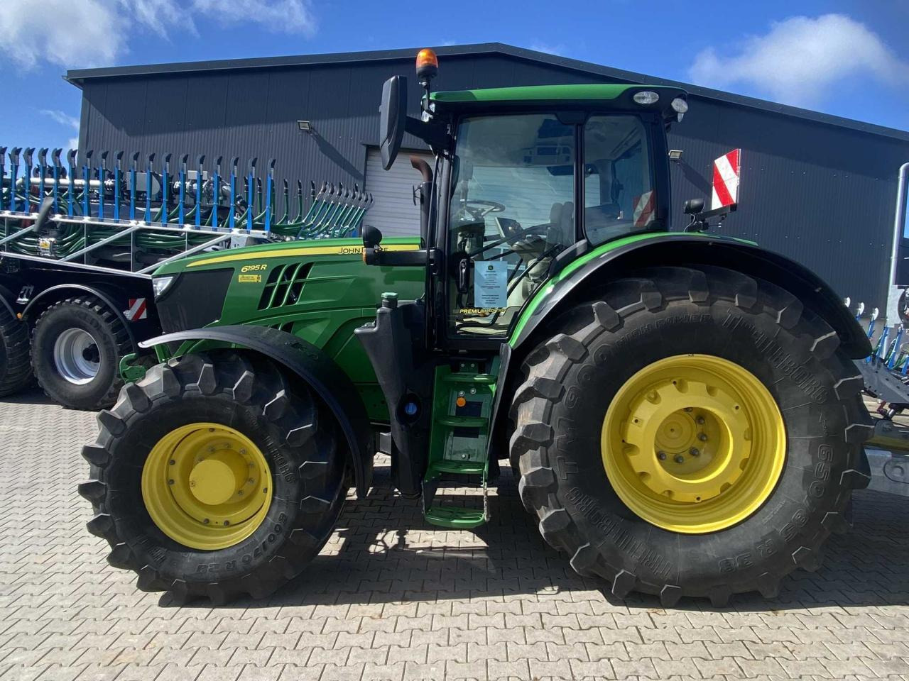 John Deere 6195R - Traktor: obrázok 2 John Deere 6195R - Traktor: obrázok 2