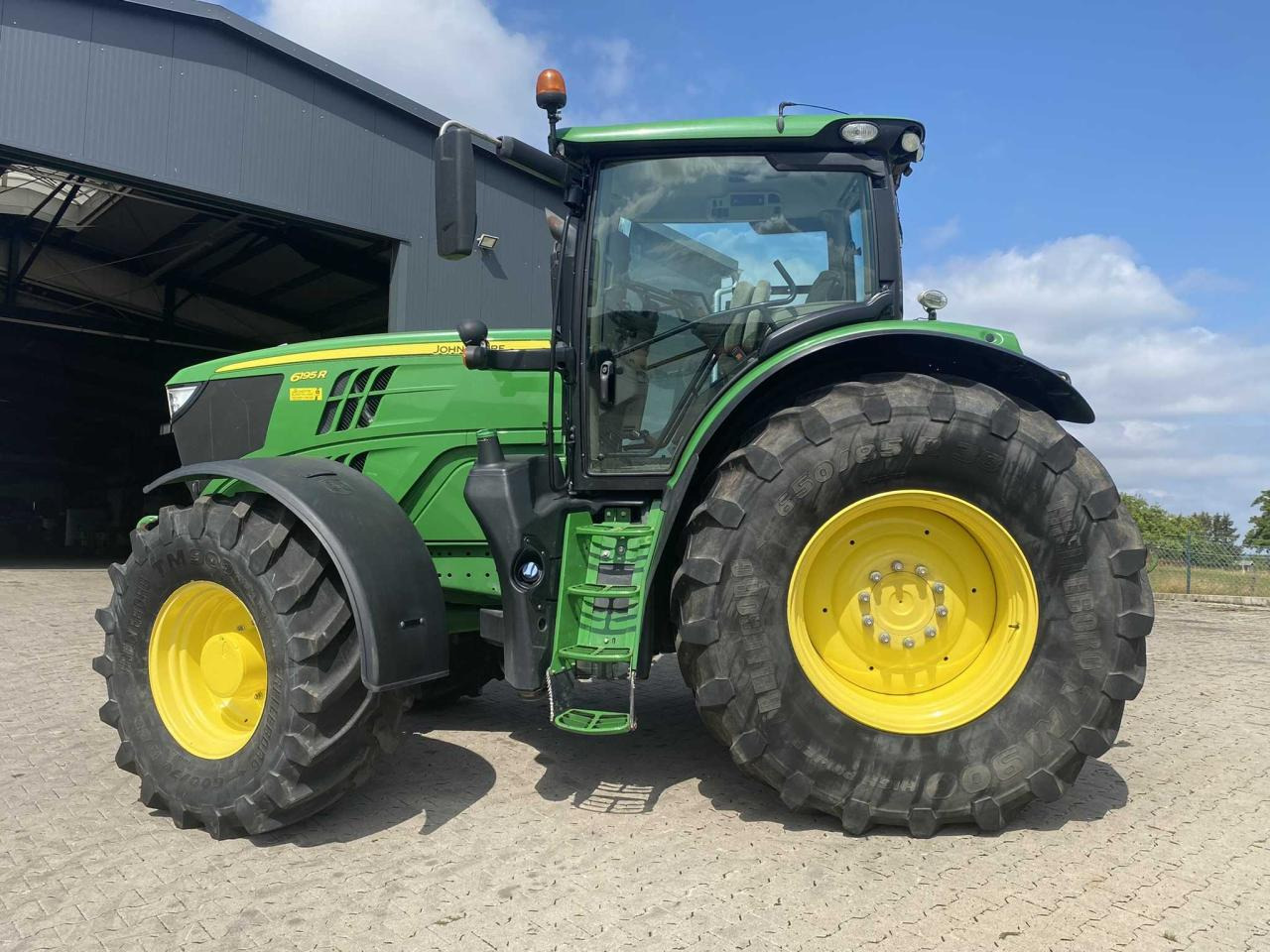 John Deere 6195R - Traktor: obrázok 3 John Deere 6195R - Traktor: obrázok 3