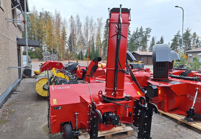 TokvamF 220 H Pro - Snehová fréza: obrázok 2 TokvamF 220 H Pro - Snehová fréza: obrázok 2