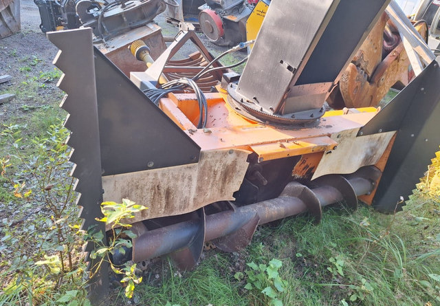 WestbjörnS2450 - Snehová fréza: obrázok 4 WestbjörnS2450 - Snehová fréza: obrázok 4