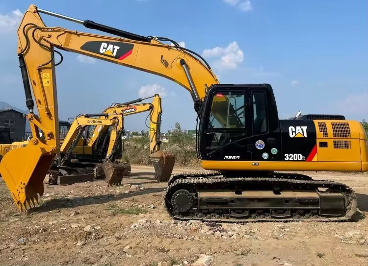CATERPILLAR Crawler excavator Used excavator cat320 Japan brand Used CAT 320 Excavator Caterpillar 320D Crawler Excavator CAT320 used digger for sale - Pásové rýpadlo: obrázok 2 CATERPILLAR Crawler excavator Used excavator cat320 Japan brand Used CAT 320 Excavator Caterpillar 320D Crawler Excavator CAT320 used digger for sale - Pásové rýpadlo: obrázok 2