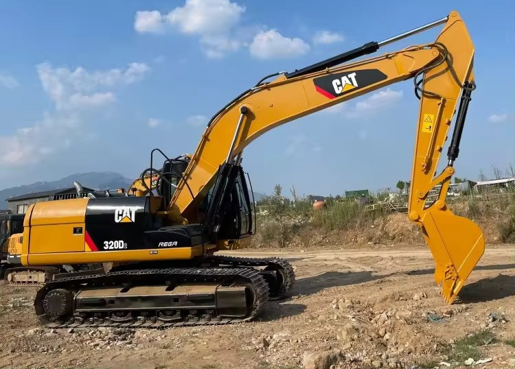 CATERPILLAR Crawler excavator Used excavator cat320 Japan brand Used CAT 320 Excavator Caterpillar 320D Crawler Excavator CAT320 used digger for sale - Pásové rýpadlo: obrázok 4 CATERPILLAR Crawler excavator Used excavator cat320 Japan brand Used CAT 320 Excavator Caterpillar 320D Crawler Excavator CAT320 used digger for sale - Pásové rýpadlo: obrázok 4