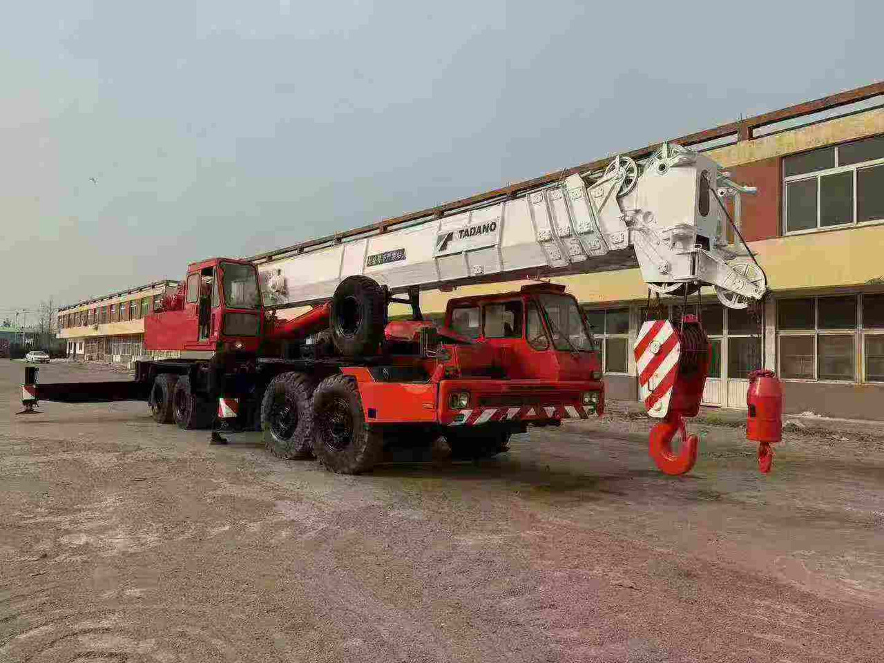 TADANO TG700E TG500E TL300E TL250E TG1000E 25ton 30ton 50ton 70ton 100ton - Autožeriav: obrázok 1 TADANO TG700E TG500E TL300E TL250E TG1000E 25ton 30ton 50ton 70ton 100ton - Autožeriav: obrázok 1