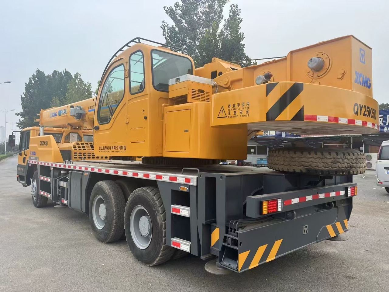XCMG QY25K5D QY25K5C QY25K5-1 25 TON TRUCK CRANE - Autožeriav: obrázok 3 XCMG QY25K5D QY25K5C QY25K5-1 25 TON TRUCK CRANE - Autožeriav: obrázok 3