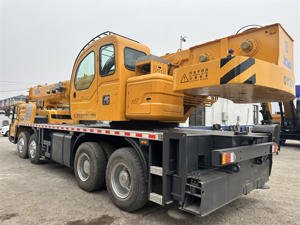 XCMG QY35K5 XCT35 QY35K5C 35 ton truck crane - Autožeriav: obrázok 3 XCMG QY35K5 XCT35 QY35K5C 35 ton truck crane - Autožeriav: obrázok 3