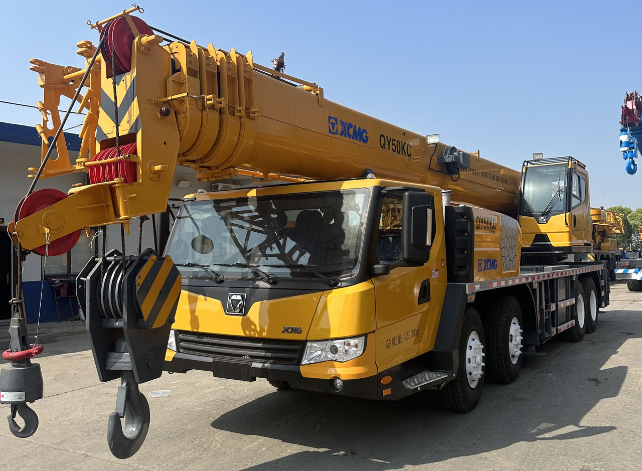 XCMG QY50KC 50 Ton 55ton 70t 100t 130t 160t 200t 240t 300t truck crane - Autožeriav: obrázok 2 XCMG QY50KC 50 Ton 55ton 70t 100t 130t 160t 200t 240t 300t truck crane - Autožeriav: obrázok 2