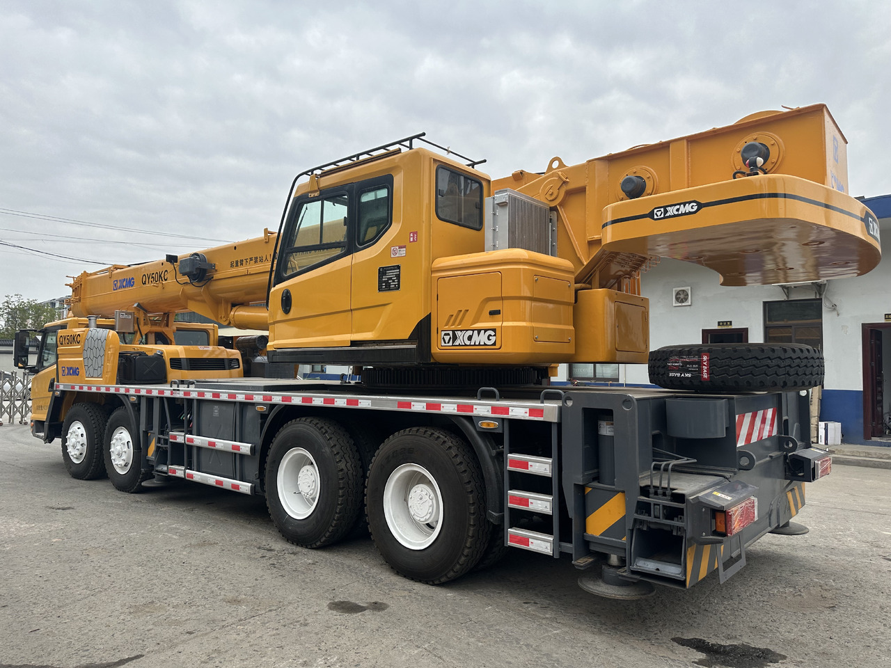XCMG QY50KC 50 Ton 55ton truck crane - Autožeriav: obrázok 2 XCMG QY50KC 50 Ton 55ton truck crane - Autožeriav: obrázok 2