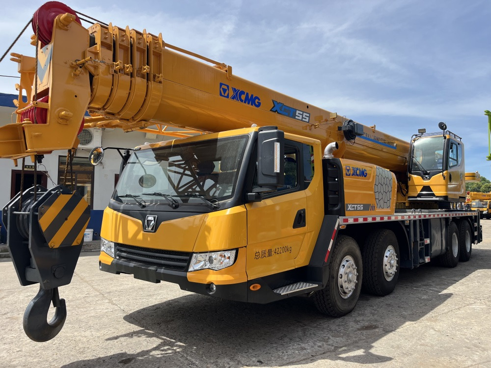 XCMG XCT55 XCT50 QY50KC QY50KA QY50K-II 25 ton 35 ton 40 ton 55 ton 50 ton truck crane - Autožeriav: obrázok 1 XCMG XCT55 XCT50 QY50KC QY50KA QY50K-II 25 ton 35 ton 40 ton 55 ton 50 ton truck crane - Autožeriav: obrázok 1