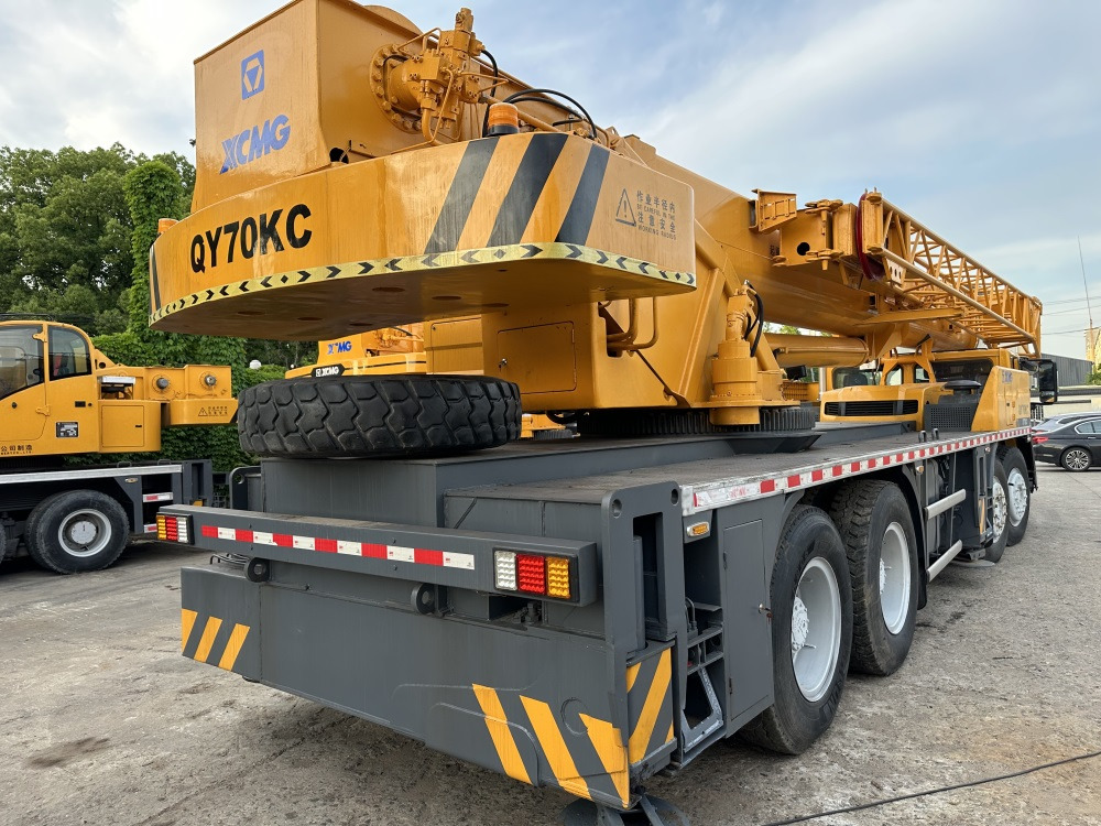 XCMG qy70kc xct75 qy75kc 70ton 75 ton 80 ton 85 ton 90 ton 100 ton 110 ton 130 ton truck crane - Autožeriav: obrázok 4 XCMG qy70kc xct75 qy75kc 70ton 75 ton 80 ton 85 ton 90 ton 100 ton 110 ton 130 ton truck crane - Autožeriav: obrázok 4